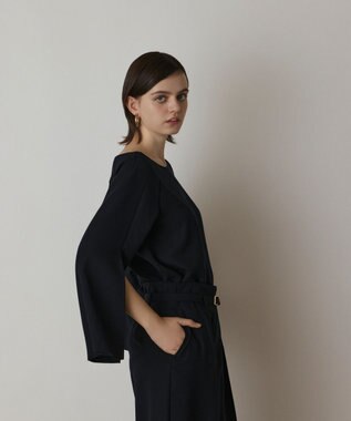 GRACE CONTINENTAL スリットスリーブトップ ネイビー