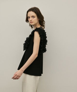 GRACE CONTINENTAL フリル切替カットトップ ブラック