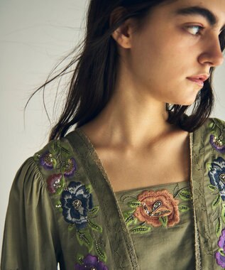 GRACE CONTINENTAL フラワー刺繍エスニックワンピース カーキ