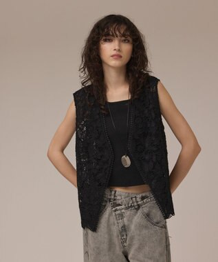 GRACE CONTINENTAL レース刺繍ベスト ブラック