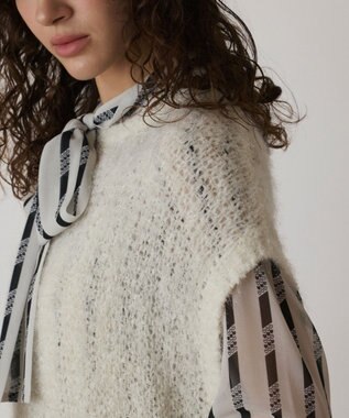 GRACE CONTINENTAL フィルムヤーンニットベスト ホワイト