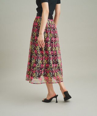 トゥービーシック/スズラン刺繍タックスカート スズラン刺しゅう タックスカート(スカート)｜TO BE CHIC(トゥー