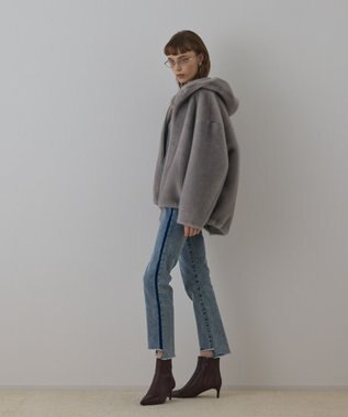 GRACE CONTINENTAL ラインスリムデニムパンツ ブルー