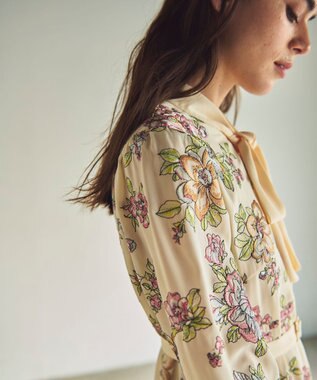 GRACE CONTINENTAL フラワー刺繍ボウタイワンピース キナリ