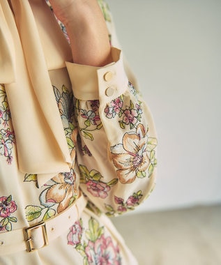 GRACE CONTINENTAL フラワー刺繍ボウタイワンピース キナリ