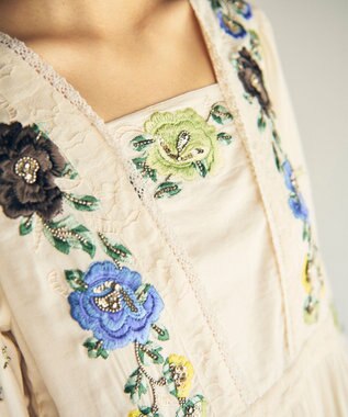 GRACE CONTINENTAL フラワー刺繍エスニックワンピース キナリ