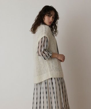 GRACE CONTINENTAL フィルムヤーンニットベスト ホワイト