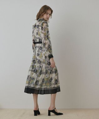 GRACE CONTINENTAL オーナメントフラワープリントワンピース キナリ