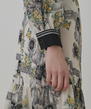 GRACE CONTINENTAL オーナメントフラワープリントワンピース キナリ