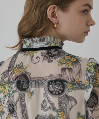 GRACE CONTINENTAL オーナメントフラワープリントワンピース キナリ