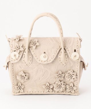 GRACE CONTINENTAL Motif Maestra エクリュ