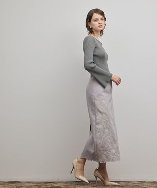 GRACE CONTINENTAL エンブロイダリータイトスカート ライトグレー