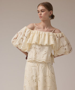 GRACE CONTINENTAL カットワークオフショルトップ キナリ