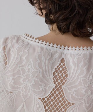 GRACE CONTINENTAL 刺繍ポンチョトップ ホワイト