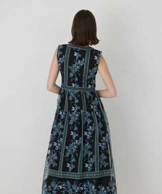 GRACE CONTINENTAL 【イベント店舗・ONLINE STORE先行アイテム】フラワーライン刺繍ドレス ブラック