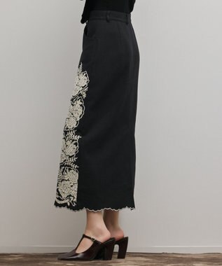 GRACE CONTINENTAL エンブロイダリータイトスカート ブラック
