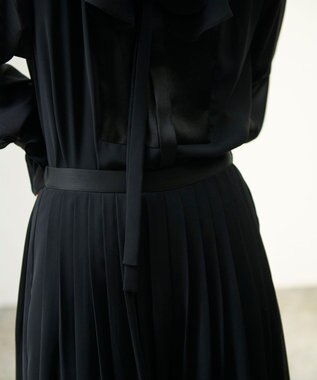 GRACE CONTINENTAL シアープリーツパンツ ブラック