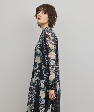 GRACE CONTINENTAL フラワープリントティアードワンピース ブラック