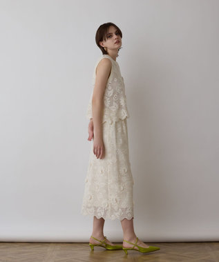 GRACE CONTINENTAL クロシュ刺繍トップ ホワイト