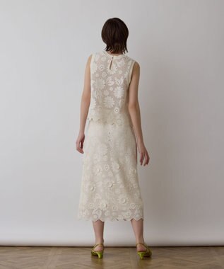 GRACE CONTINENTAL クロシュ刺繍トップ ホワイト