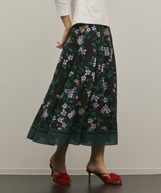 GRACE CONTINENTAL プリントタックフレアスカート ブラック