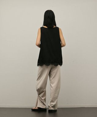 GRACE CONTINENTAL ヘムレースカットトップ ブラック