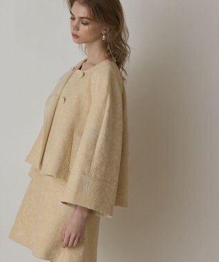 GRACE CONTINENTAL サラサジャガードケープジャケット ベージュ