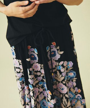 マルチフラワー刺繍スカート / GRACE CONTINENTAL | GRACE