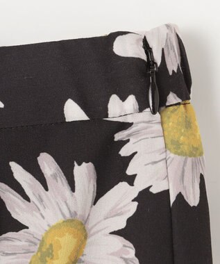 GRACE CONTINENTAL マーガレットフラワープリントスカート ブラック