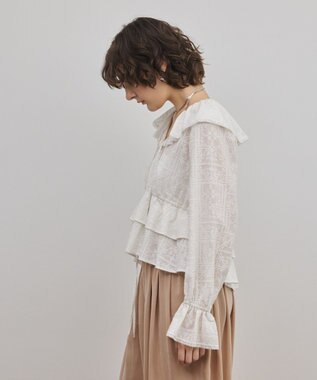 GRACE CONTINENTAL エンブロイダリーフリルブラウス ホワイト
