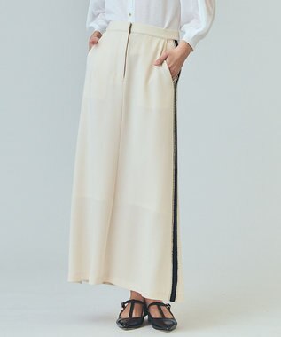 GRACE CONTINENTAL ラインビジューロングスカート キナリ