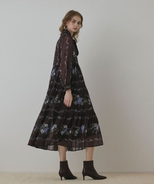 GRACE CONTINENTAL フラワープリントティアードワンピース ブラウン