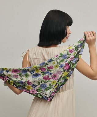 GRACE CONTINENTAL フラワーシルクスカーフ キナリ