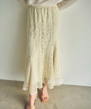GRACE CONTINENTAL フレア刺繍スカート キナリ
