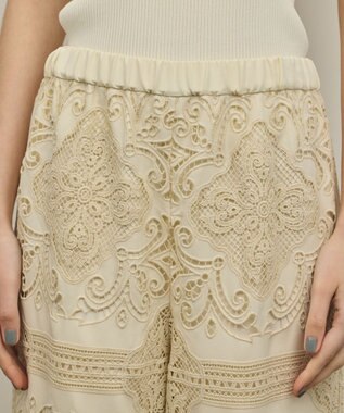 GRACE CONTINENTAL パネル刺繍パンツ キナリ