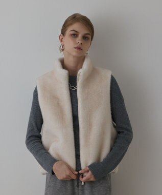 GRACE CONTINENTAL フェイクミンクベスト キナリ