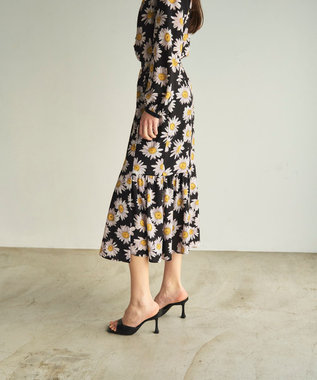 GRACE CONTINENTAL マーガレットフラワープリントスカート ブラック