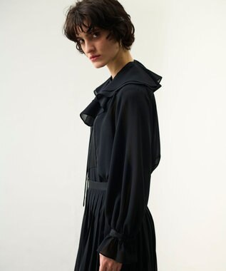 GRACE CONTINENTAL シアーラッフルカラーブラウス ブラック