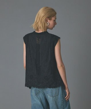 GRACE CONTINENTAL 刺繍スキッパートップ ブラック