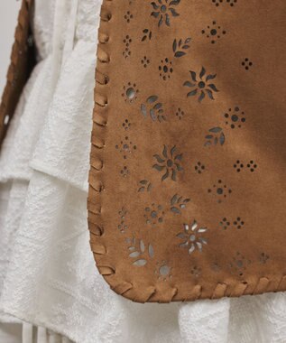 GRACE CONTINENTAL フェイクスウェードジレ キャメル