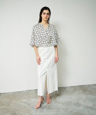 GRACE CONTINENTAL ラインハートケープブラウス ホワイト