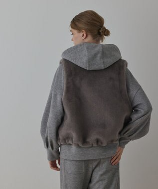 GRACE CONTINENTAL フェイクミンクベスト グレー