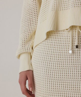 GRACE CONTINENTAL メッシュVネックニットトップ ホワイト