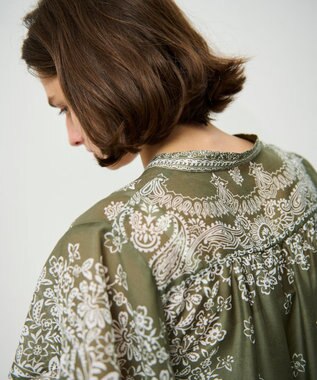 GRACE CONTINENTAL バンダナフレアスリーブブラウス カーキ