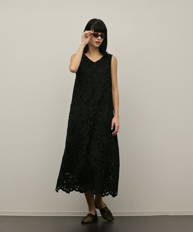 GRACE CONTINENTAL フラワーカットワークワンピース ブラック