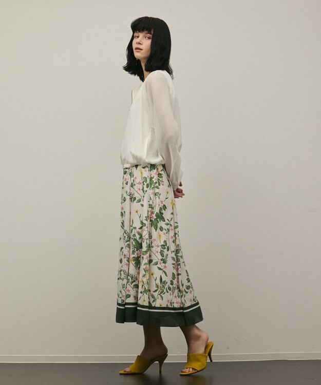 GRACE CONTINENTAL ノーカラーカラミブルゾン ホワイト