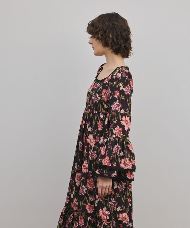 GRACE CONTINENTAL ボタニカルプリントティアードワンピース ブラック