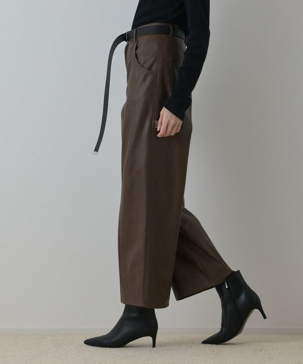 GRACE CONTINENTAL カーブフェイクレザーパンツ ブラウン