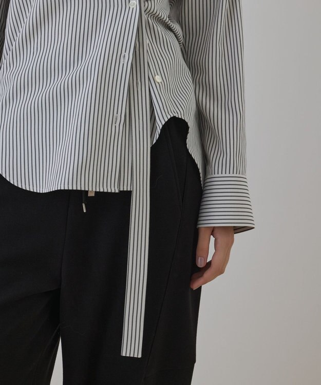 GRACE CONTINENTAL エンブレム刺繍シャツ ブラック