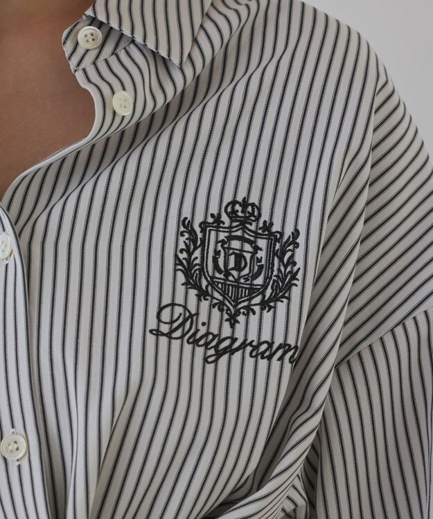 GRACE CONTINENTAL エンブレム刺繍シャツ ブラック